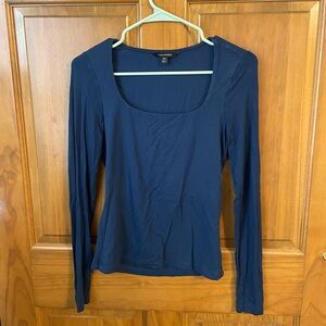 Banana Republic Long Sleeve Scoop-neck Tee